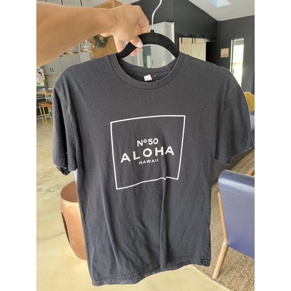 Workshop 28 Honolulu N50 Aloha Hawaii Graphic Tee Charcoal Black Crewneck